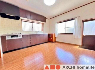 8帖のダイニングキッチンスペースです。