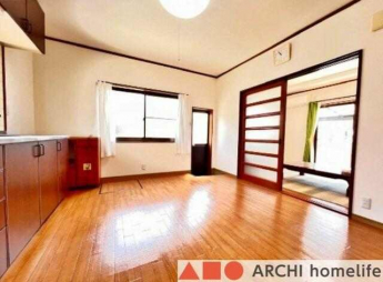 8帖あるので、ダイニングテーブルを置いても十分なスペースがあ