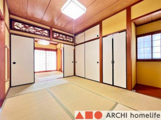 1Fの押入のある6帖和室。