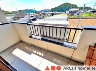 南向きのバルコニーです。洗濯物も乾きやすいですね！