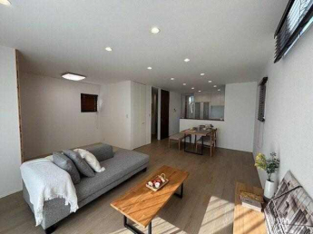 18帖のLDKです。ご家族揃ってゆっくり過ごしていただけます