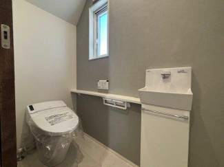 トイレが2箇所なので、大家族や来客の際にも安心です。