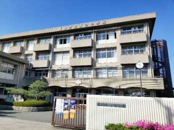 高砂市立高砂中学校まで670m