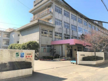 高砂市立高砂小学校まで650m