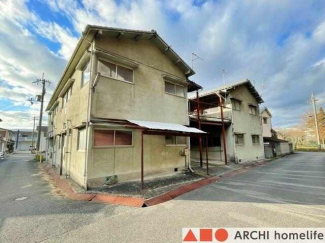 南・東の二方道路に面した角地で、陽当たり良好＆開放感◎