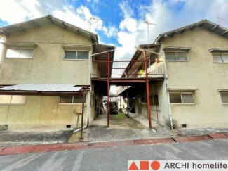 周辺は生活施設が充実し、教育環境も整っています。