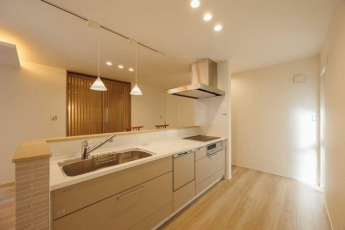 回遊できるペニンシュラ型キッチンで家事効率UP！