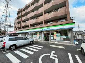 ファミリーマート姫路夢前橋南店まで700m