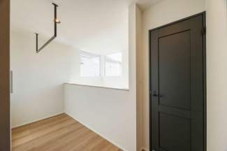 天候や時間帯を気にせずに洗濯物を干せるドライスペース。