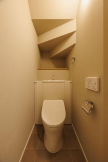 1Fの温水洗浄便座のお手洗いです。