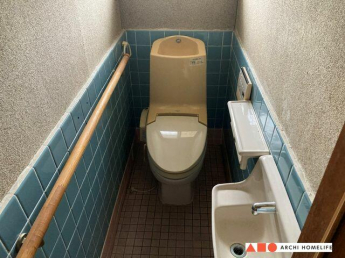 タンクにも手洗いがついていますが、別に手洗いを付けられていま