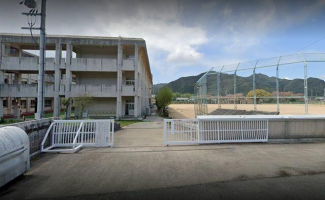 西脇市立黒田庄中学校まで3260m