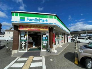 ファミリーマート梅ヶ枝町店まで970m