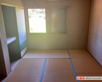 2階和室　大きな押入付き