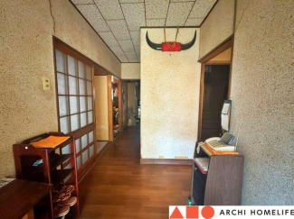 玄関から続く廊下