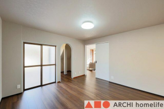 ＬＤＫに隣接している７帖洋室。１Ｆに独立した居室があることで