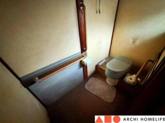 汲み取り式です。