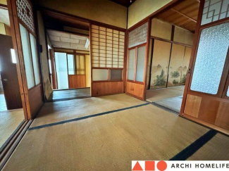 3帖和室。両隣の6帖、4.5帖の和室と続き間です。