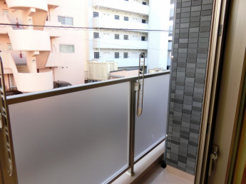 【バルコニー】