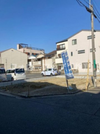 前面道路含む現地写真です