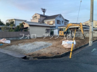 前面道路含む現地写真です