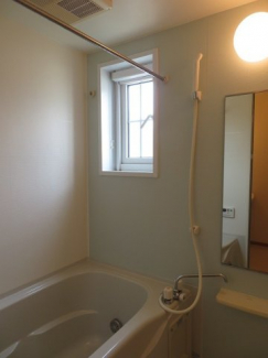 落ち着いた空間のお風呂です