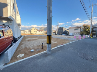 前面道路含む現地写真です