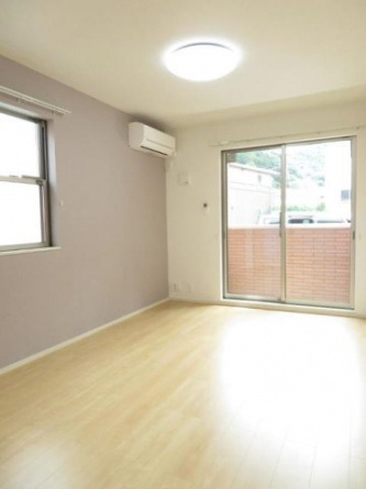 内装は落ち着いています