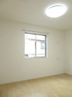 内装は落ち着いています