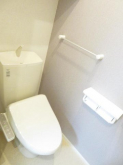 コンパクトで使いやすいトイレです