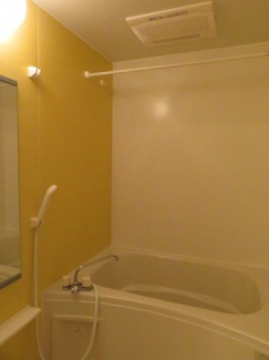 コンパクトで使いやすいお風呂です