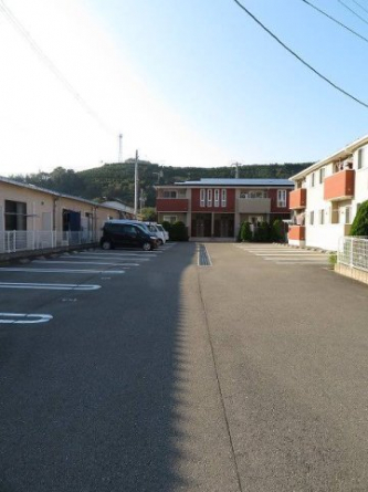 駐車場に車を止められます