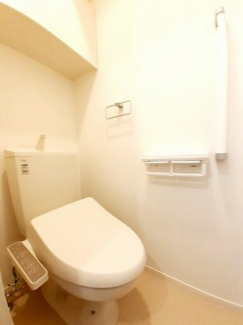 コンパクトで使いやすいトイレです