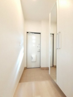 毎日通る玄関はこちらです