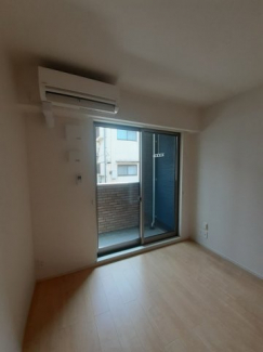 内装は落ち着いています