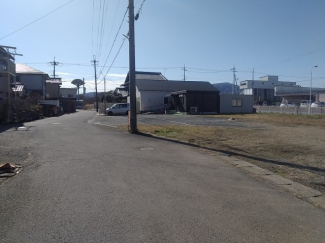 【前面道路含む現地写真】