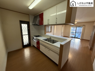 キッチンは大容量の収納スペースが確保されたつくりになっています。