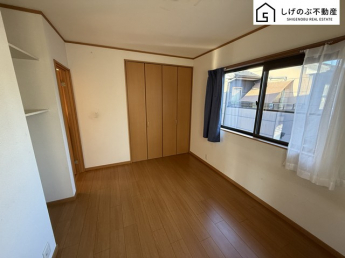 全居室に収納を完備しておりますので、いつでもお部屋をすっきりとお使い頂けそうです。自分好みのインテリアやレイアウトを考えるのも楽しみです♪