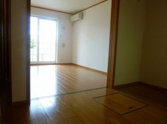 内装は落ち着いています