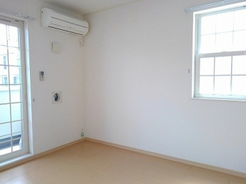 内装は落ち着いています