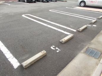 駐車場に車を止められます