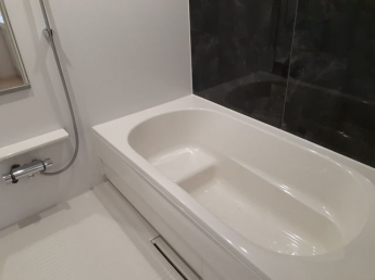 ゆったり過ごせるお風呂です