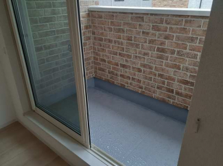 落ち着いた時間を過ごせるバルコニーです