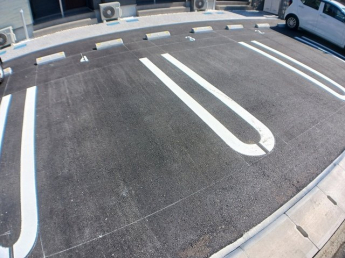 駐車場があるので、車を買う予定の方も安心です