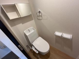 冬も暖かい温水便座　収納有り