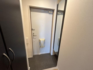 姿見付きの下駄箱