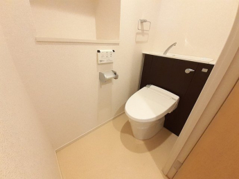 清潔感のあるトイレです