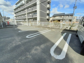 車をお持ちの方に嬉しい駐車場付きの物件です