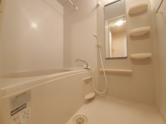 ゆったり過ごせるお風呂です