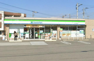 ファミリーマート松山土居田駅前店まで600m